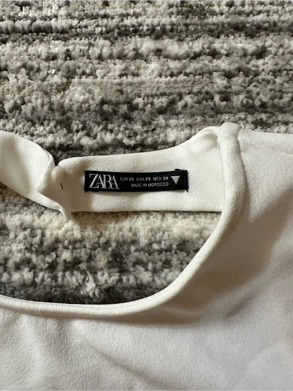 Zara White Long-Sleeve Cropped Tie Front Top